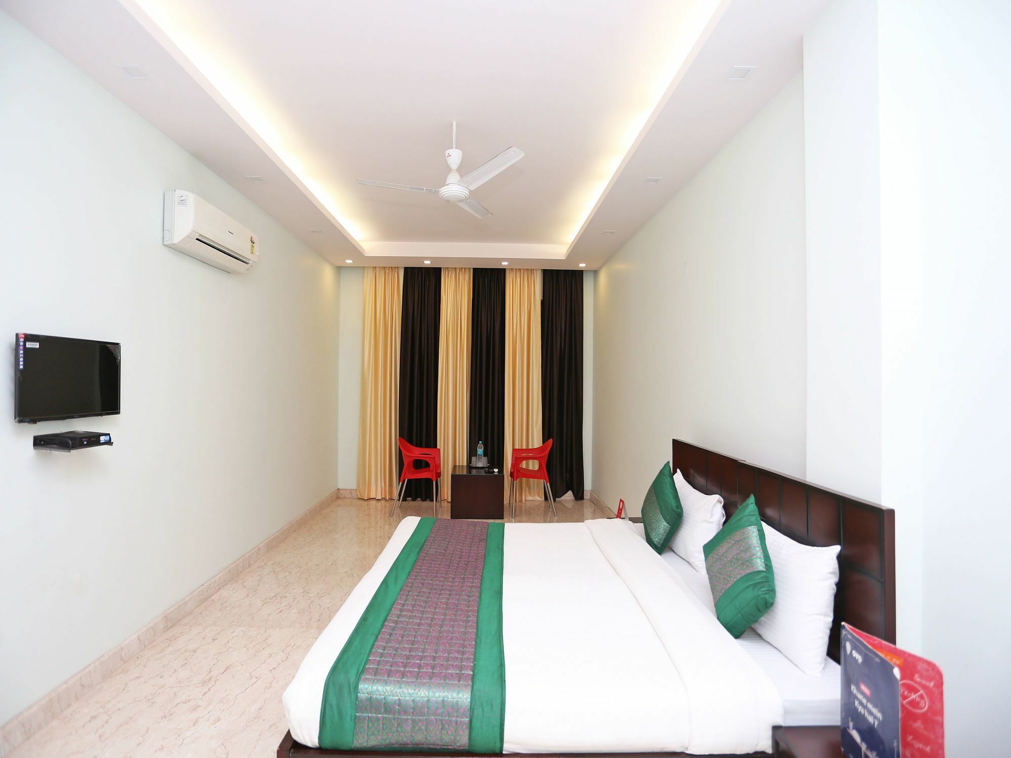 Hotel Oyo 9664 Sector 48 Gurgaon Esterno foto