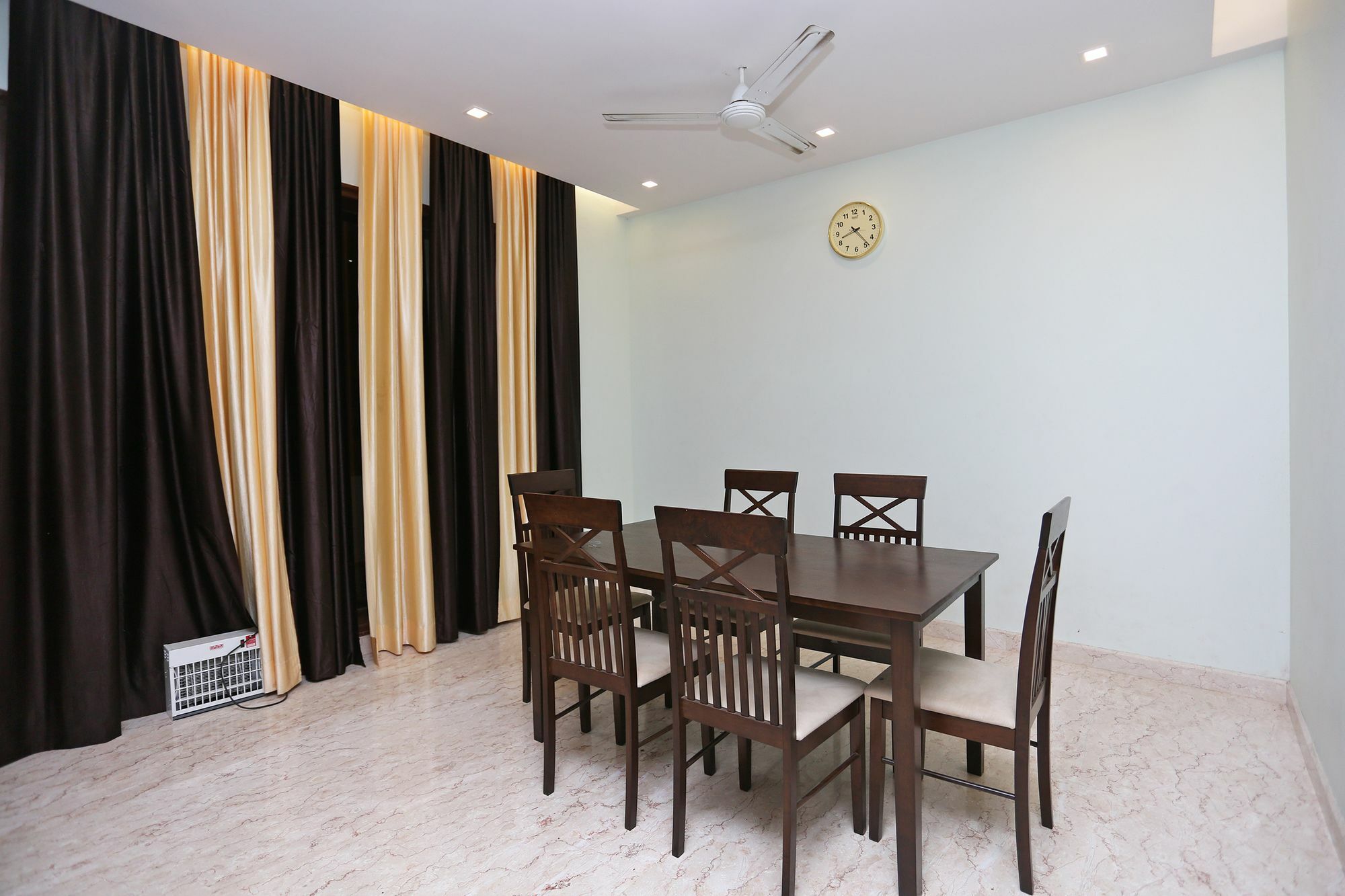 Hotel Oyo 9664 Sector 48 Gurgaon Esterno foto