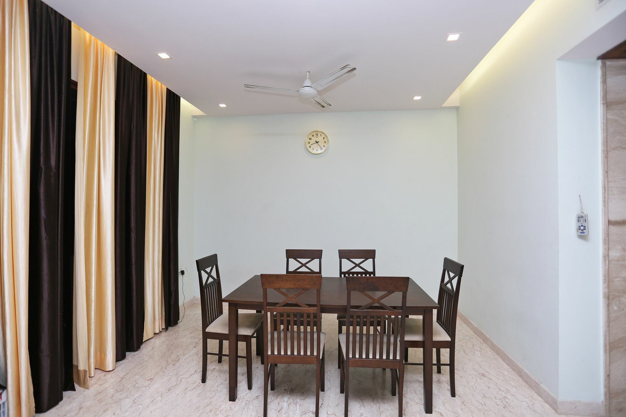 Hotel Oyo 9664 Sector 48 Gurgaon Esterno foto
