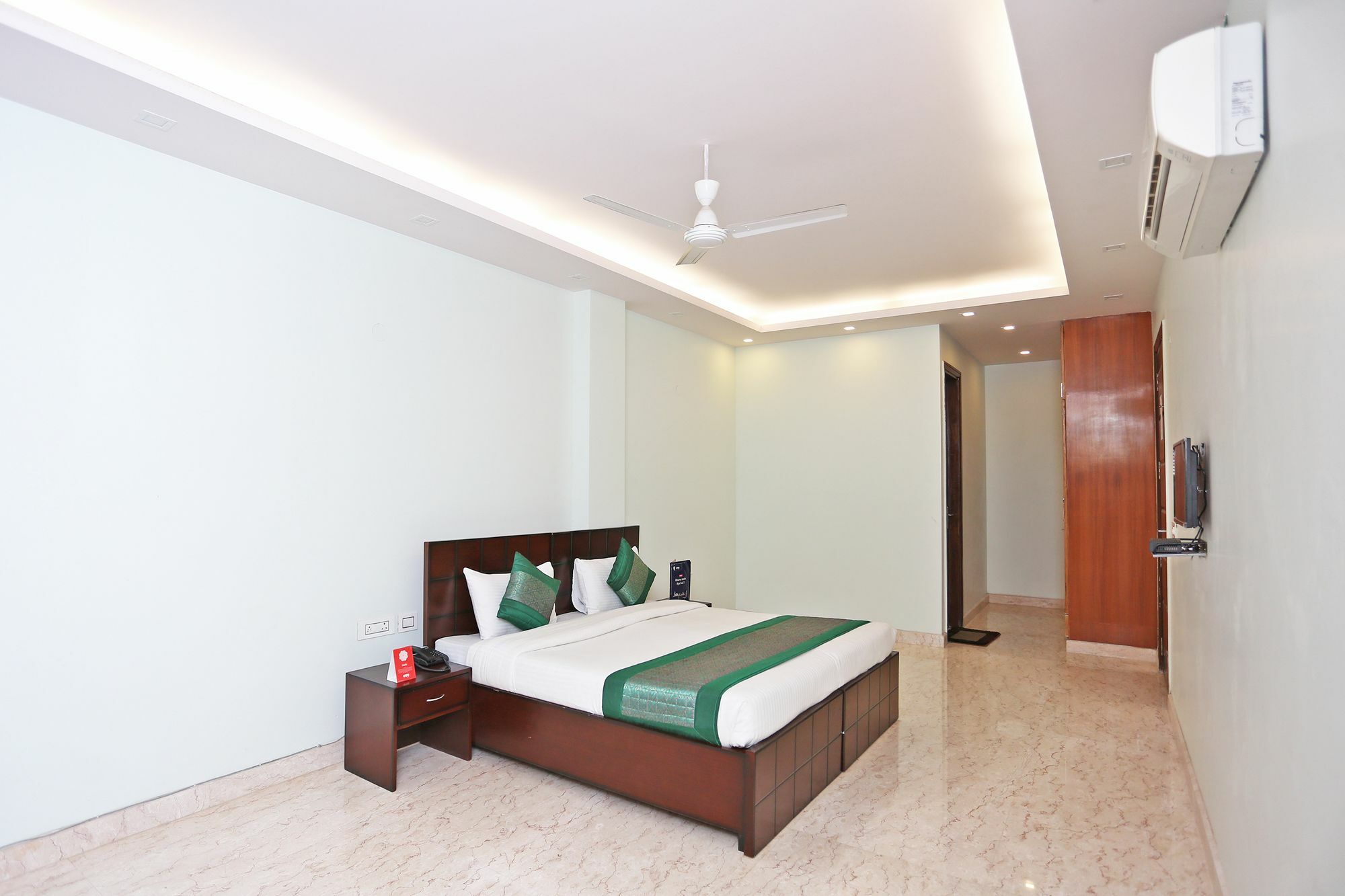 Hotel Oyo 9664 Sector 48 Gurgaon Esterno foto