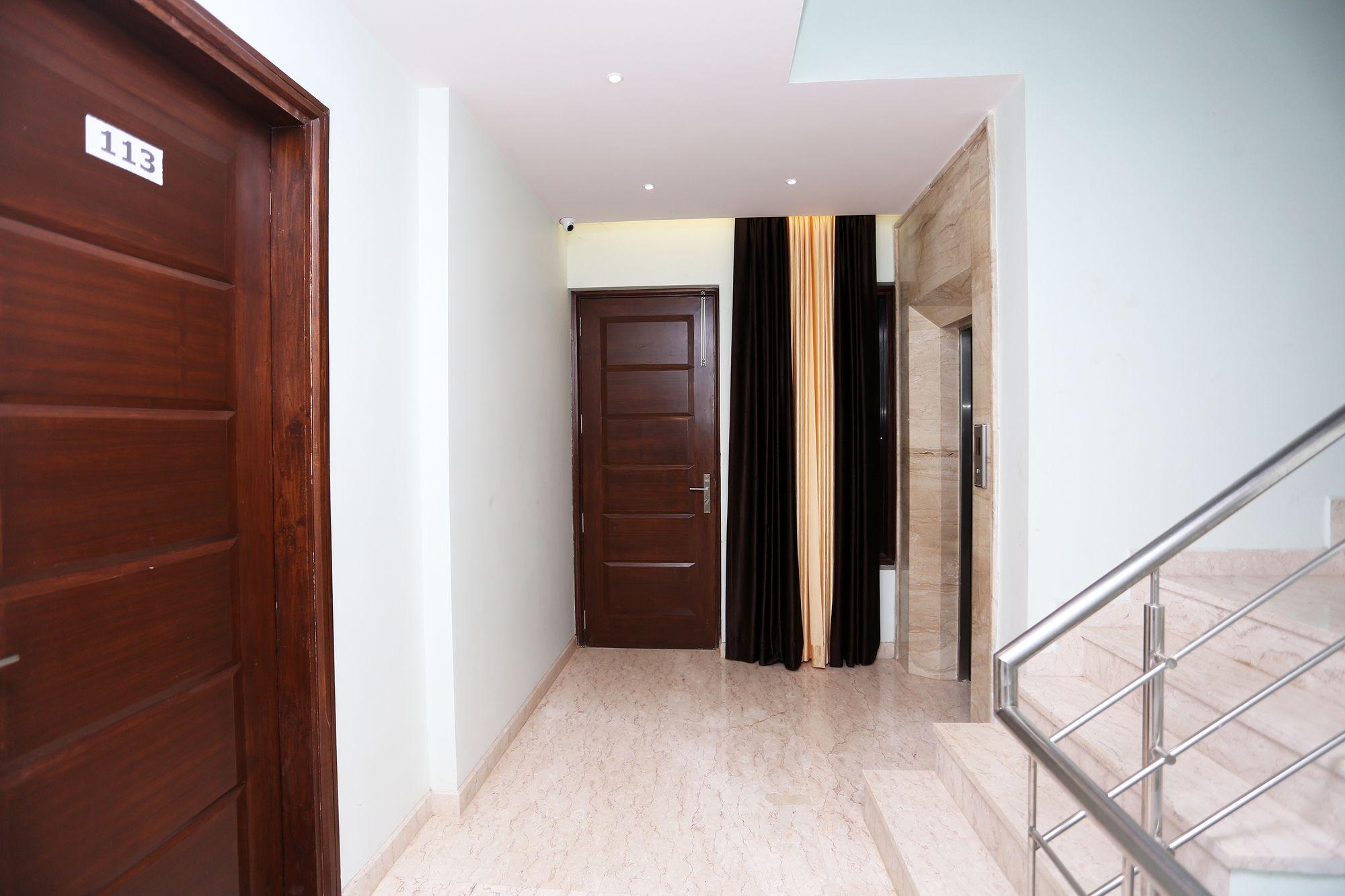 Hotel Oyo 9664 Sector 48 Gurgaon Esterno foto