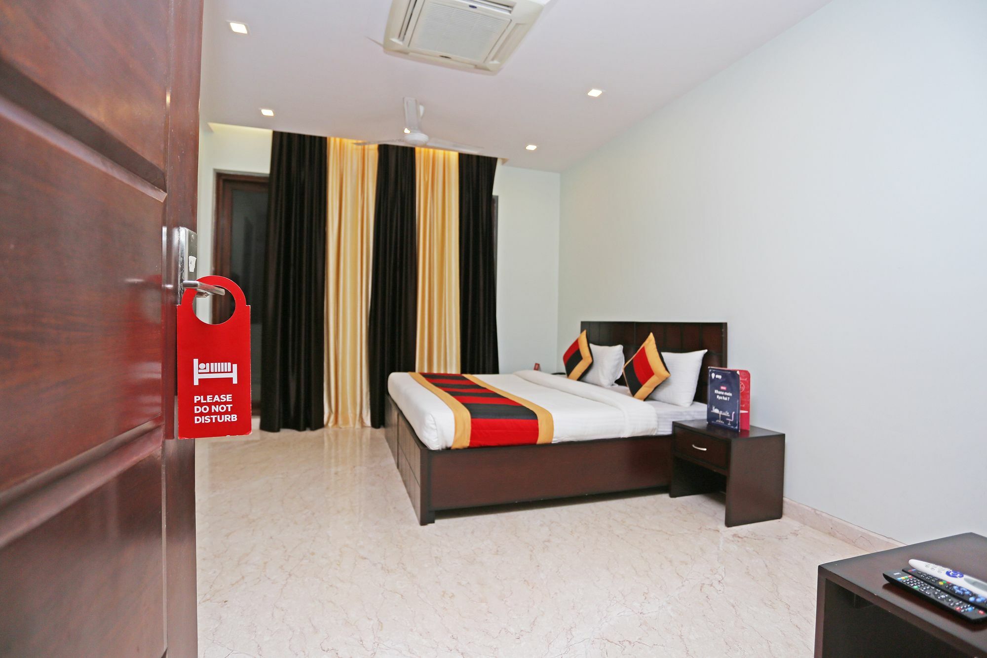 Hotel Oyo 9664 Sector 48 Gurgaon Esterno foto